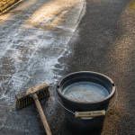 eau de javel sur enrobé, effet blanchissant et solutions écologiques